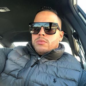 Meet your Posher, Adam